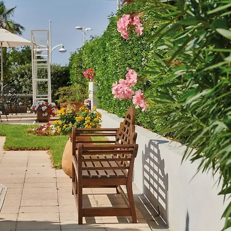 Le Mediterranée 3* Saint-Raphaël