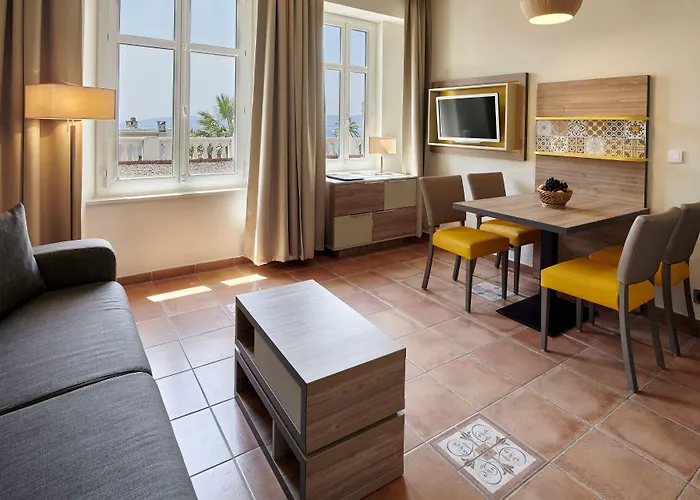 Bleues Le Mediterranee Apart-hotel 3*